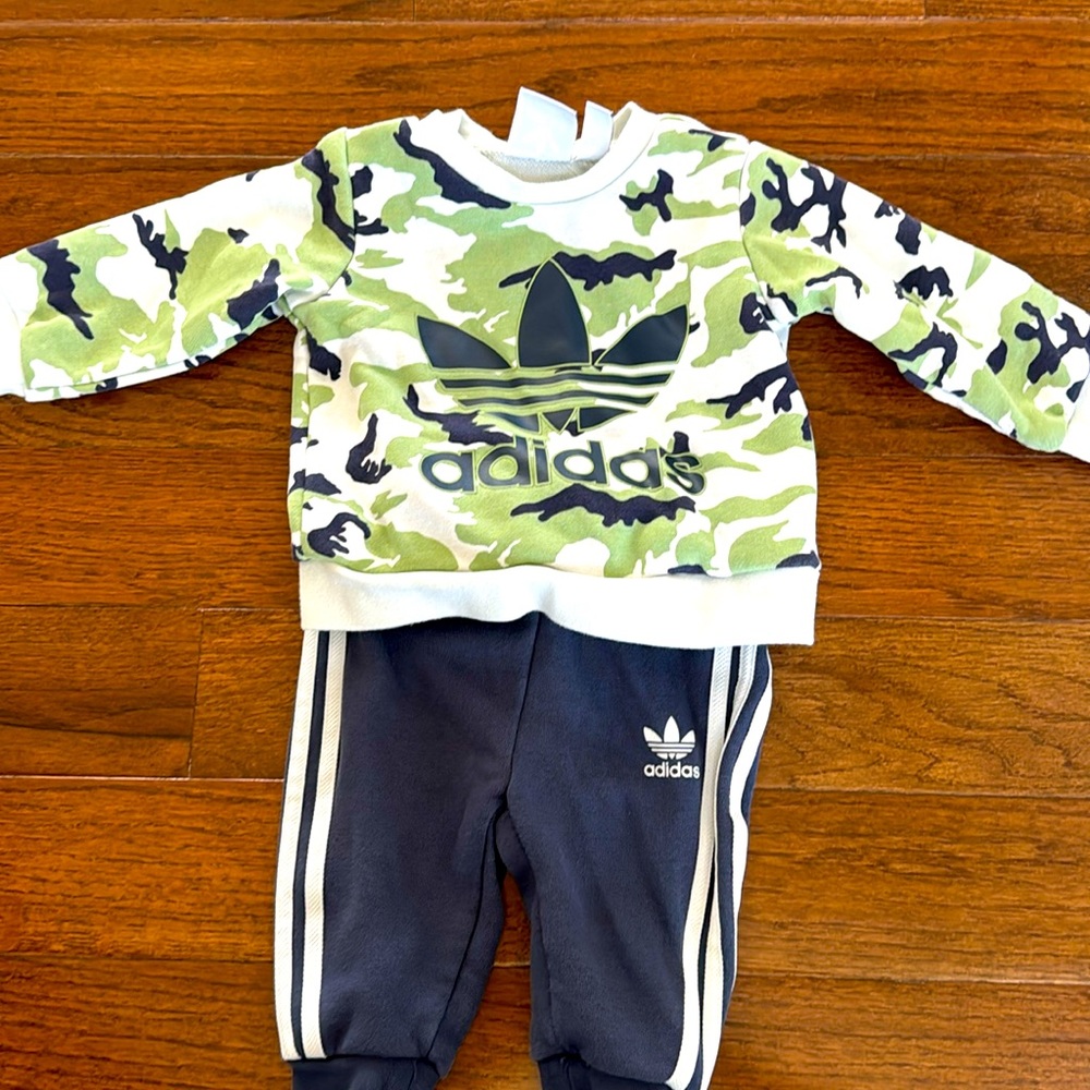 Adidas Sweatsuit